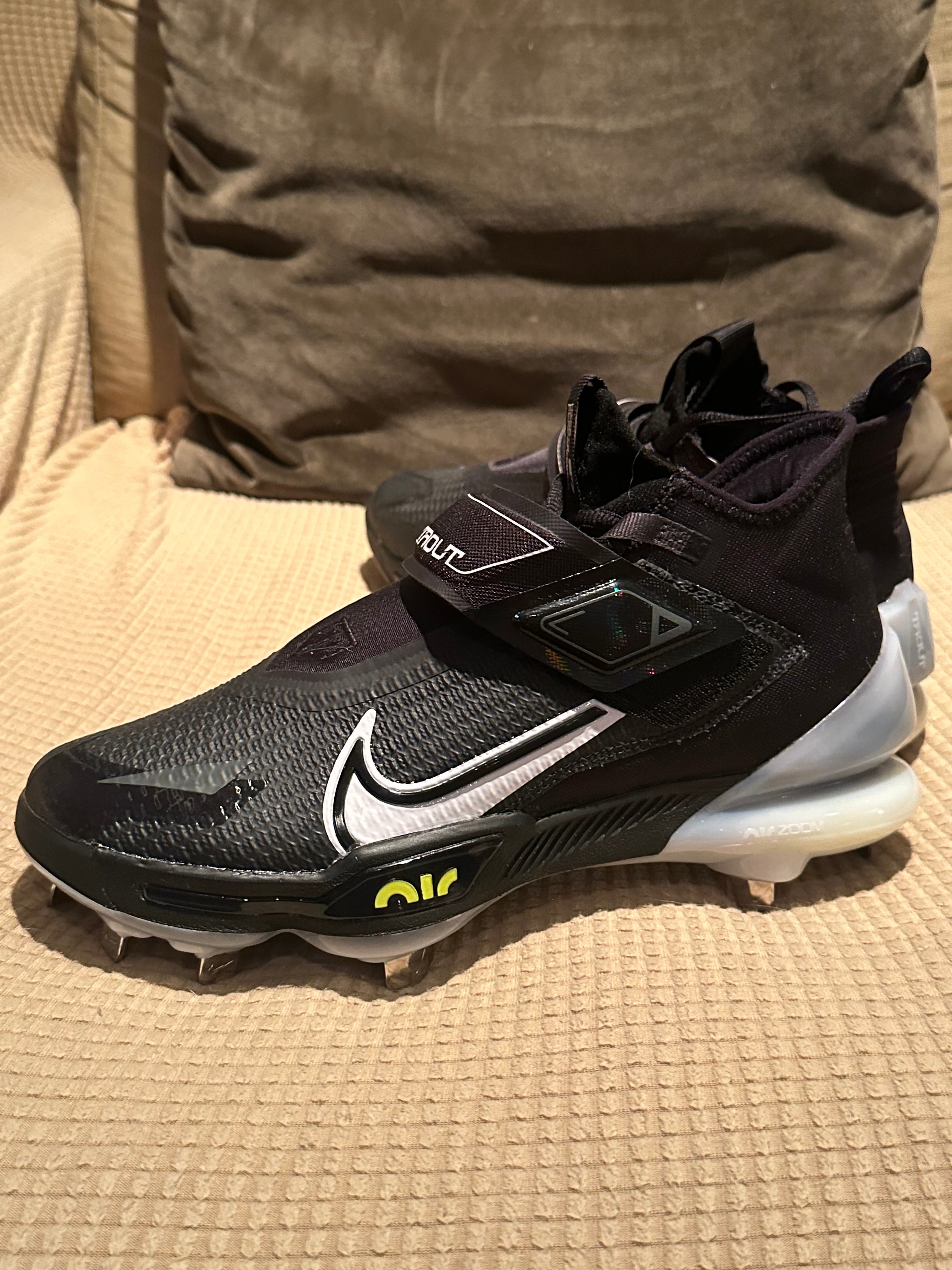 Nike Adult Force Zoom Trout 8 Elite Mid Metal Cleats