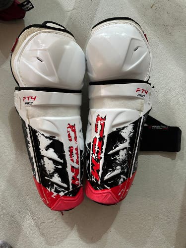 Used CCM Jetspeed FT4 pro Shin Pads