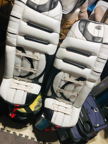 Prism Goal pads in excellent condition sz. 33