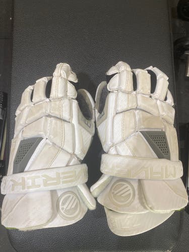 Used Player's Maverik M5 Lacrosse Gloves Large