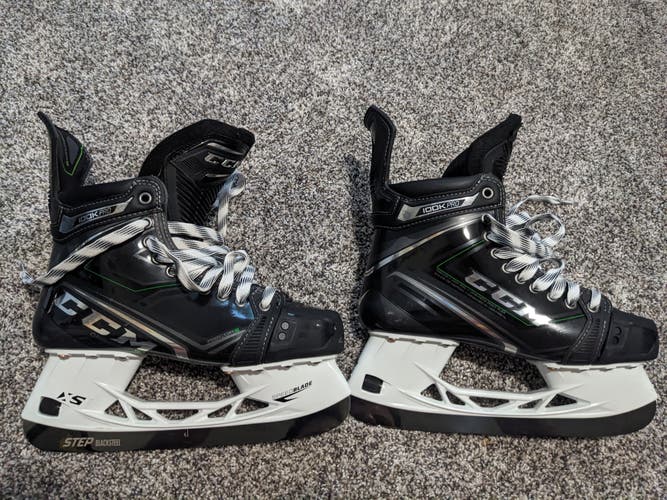 Senior CCM 100K Hockey Skates Size 8 Regular