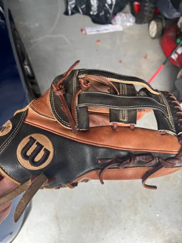 Wilson A2000 1799 12.75”