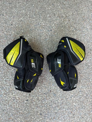 Used Small Bauer supreme 3s Elbow Pads