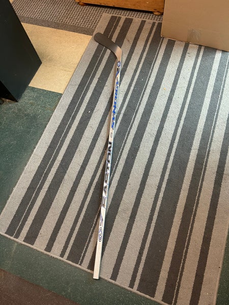 New Easton Synergy SL Sakic 110 P3 LH Composite Pro Hockey Stick - Mid Curve