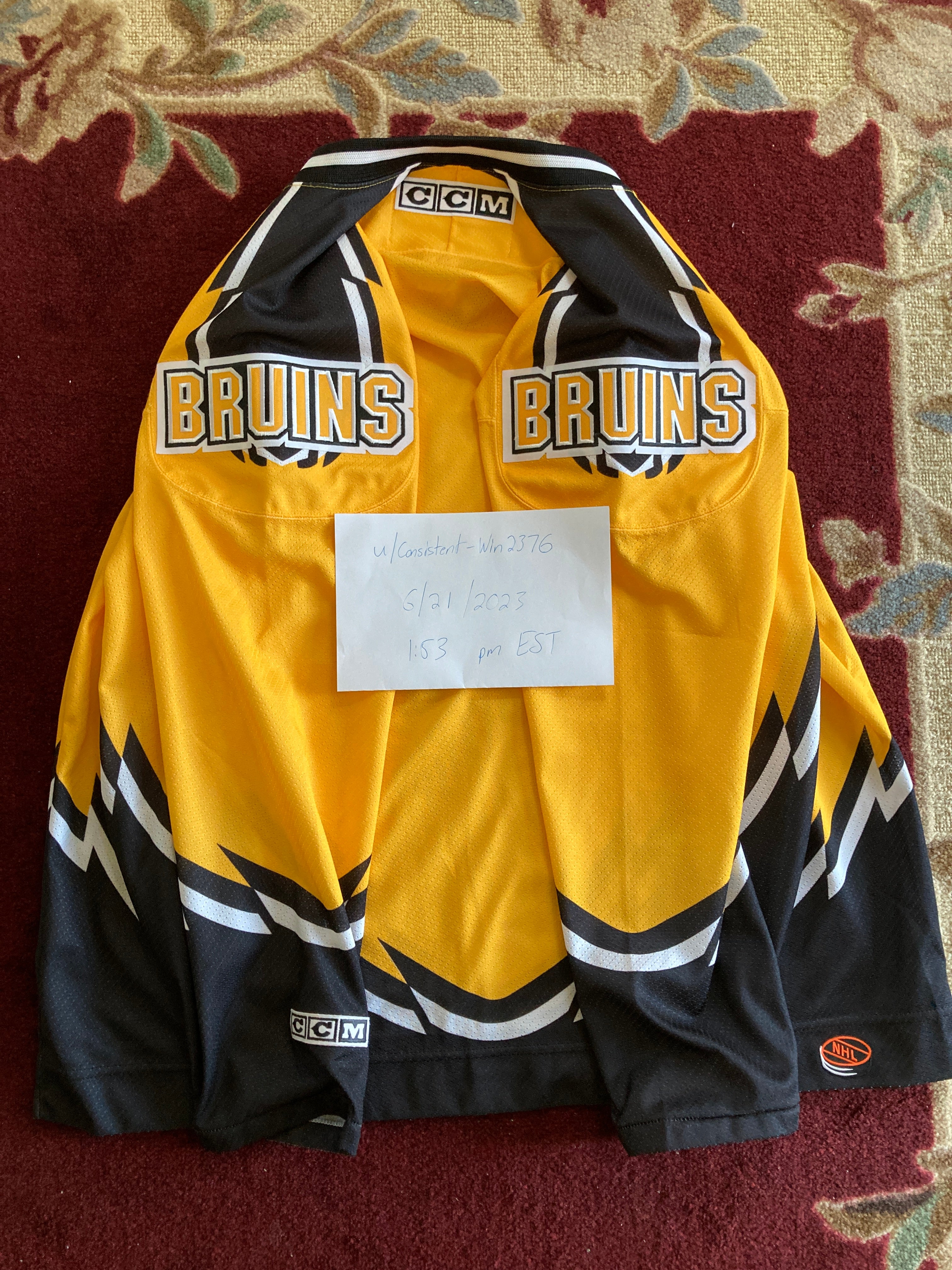 CustomCat Boston Bruins Pooh Bear Vintage NHL Crewneck Sweatshirt Sport Grey / 4XL