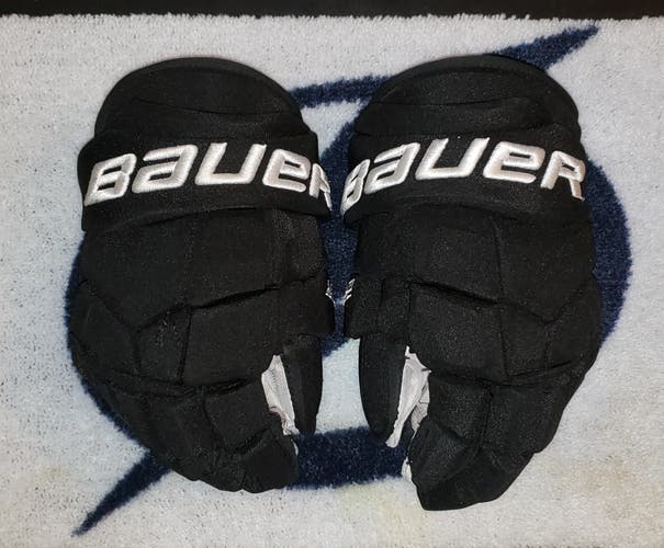 Used Flyers Bauer Supreme Ultrasonic Gloves 14" Pro Stock