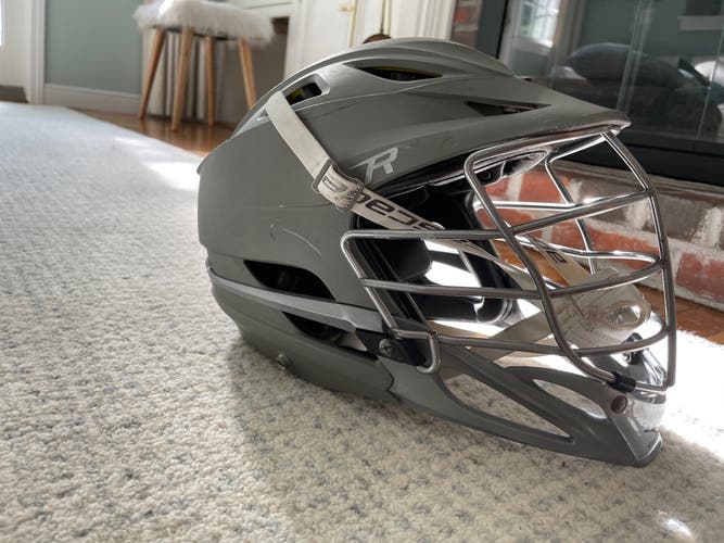 Player's Cascade R Helmet