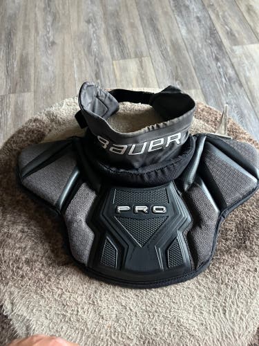 Bauer Pro Senior Goalie Neck Guard