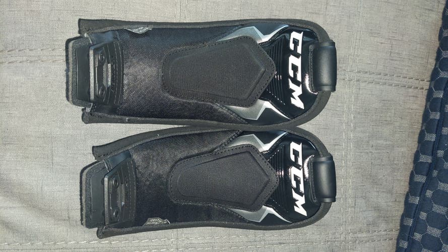 CCM XS Tongue Slim Medium (6-7.5)