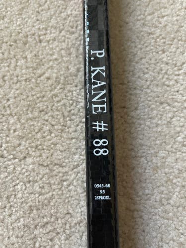 NEW Patrick Kane Pro Stock Bauer 2S Pro XL Dressed As Red Flylite LH Custom Curve 95 Flex