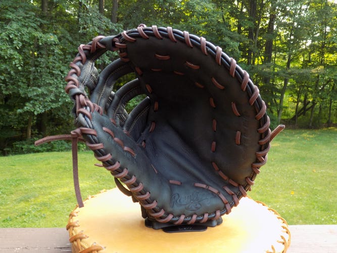 Used Rawlings First Base Right Hand Throw Renegade Baseball Glove 12.5"