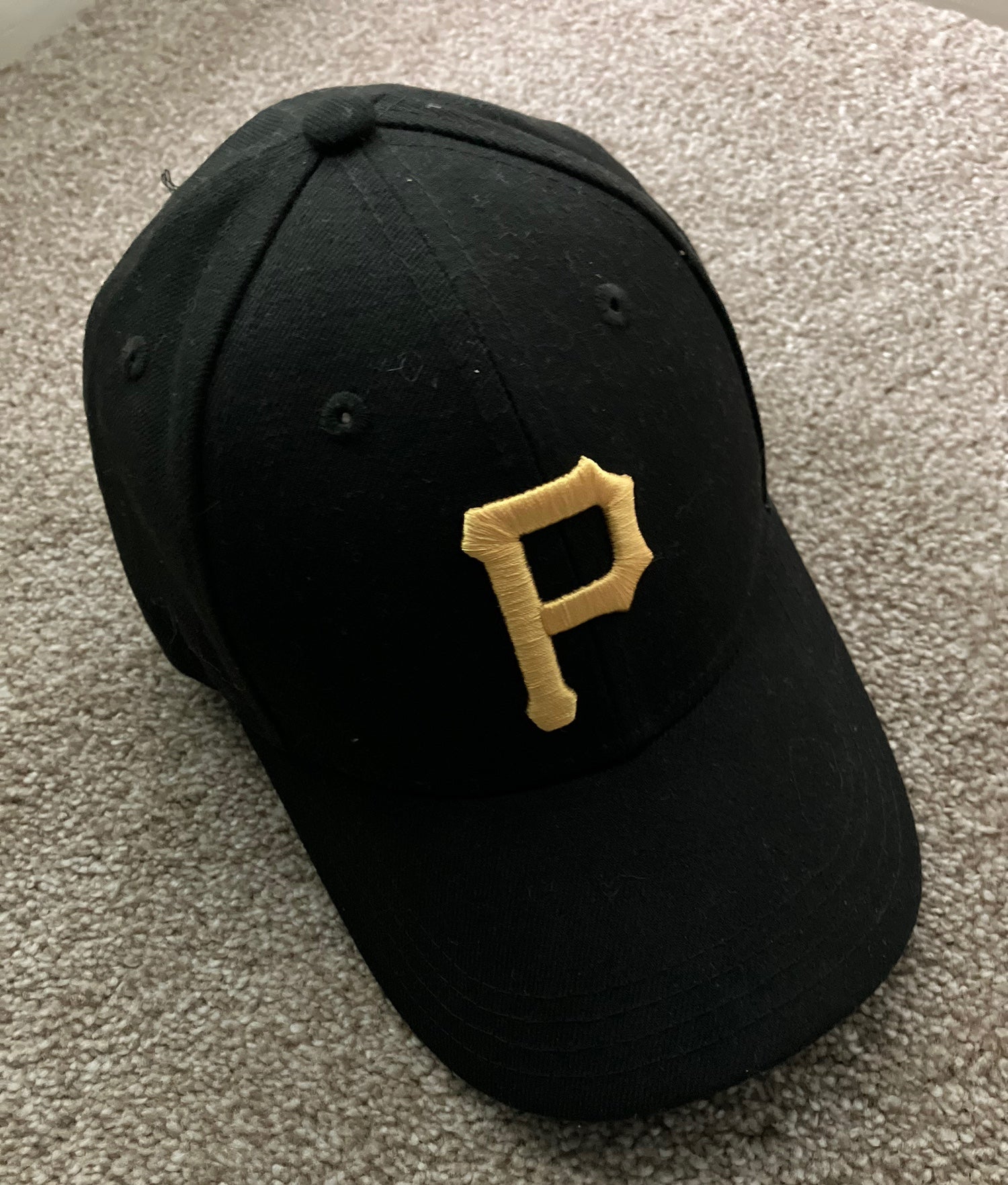 New Era Pittsburgh Pirates Youth Black The League 9FORTY Adjustable Hat