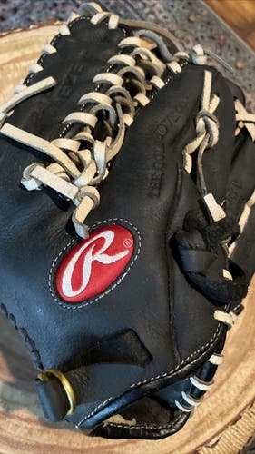 Used Rawlings Right Hand Throw Baseball Glove 12.25"