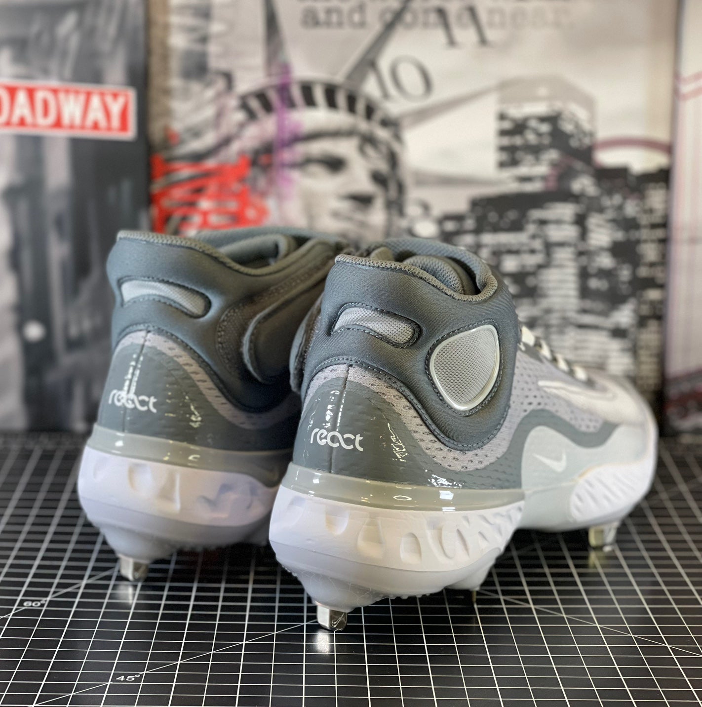 NIKE Air Alpha Huarache Elite 4 Mid Baseball Cleats Mens Size 13 Gray DJ6520-012 Men main image 3