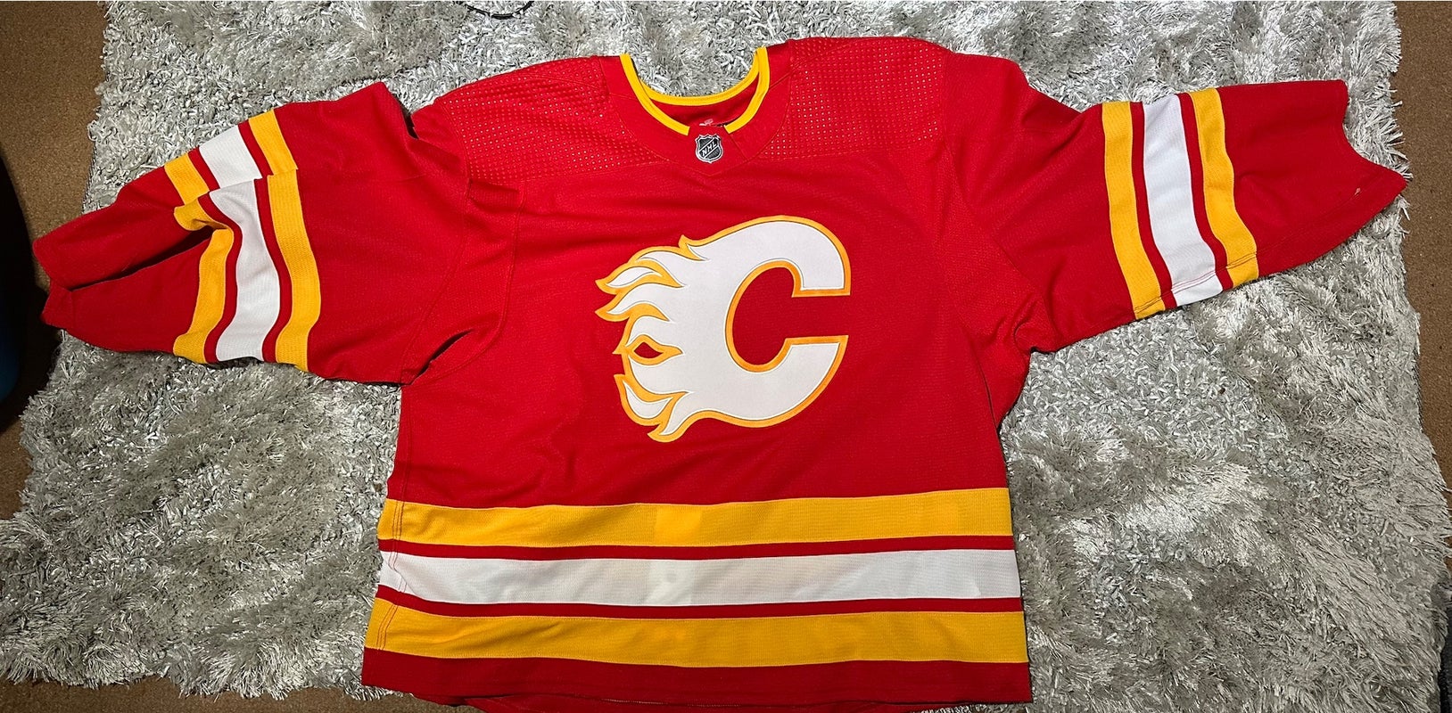 Adidas Made in Canada Goalie cut 60G Calgary flames game jersey