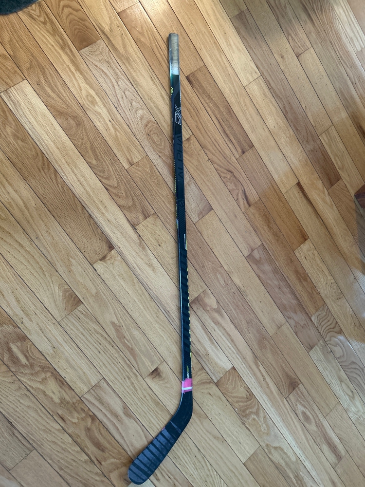 Warrior Alpha DX hockey stick