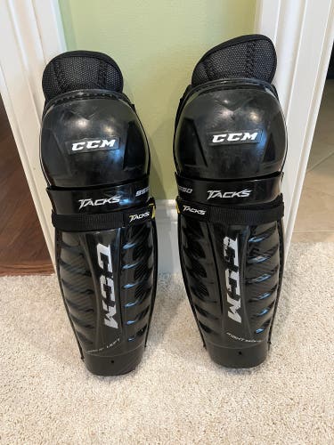 CCM super tacks 9550 shin guards