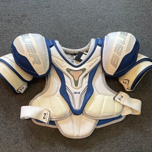 New Medium Bauer  Nexus 1N Shoulder Pads