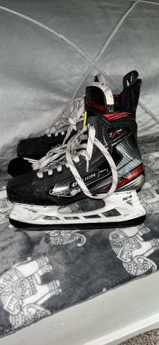 Senior Bauer Regular Width Pro Stock Size 5.5 Vapor 2X Pro Hockey Skates