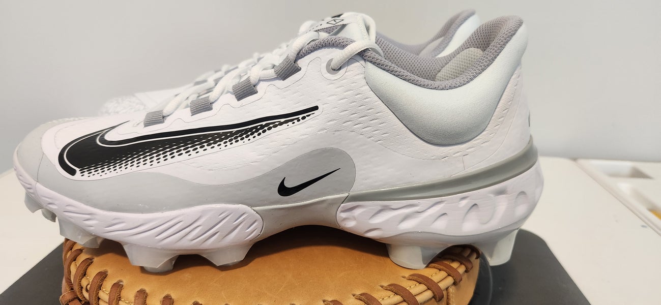 Brand NEW Sz.13 Molded Nike alpha huarache elite 4