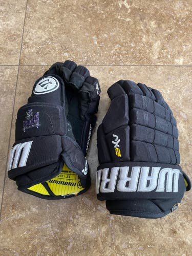 Warrior 13" Dynasty AX2 Gloves