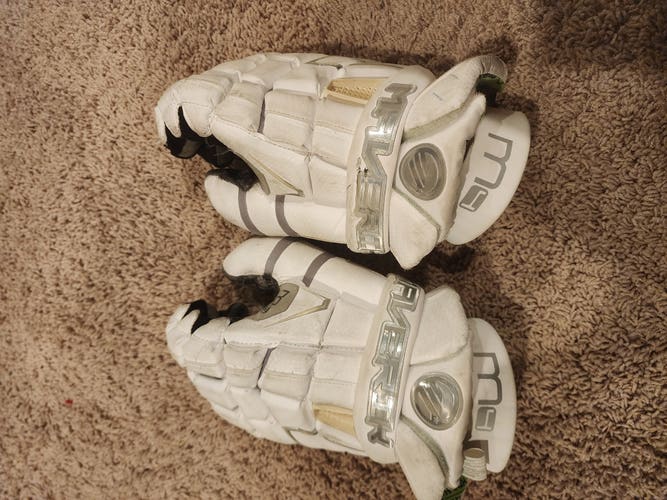 Used Maverik M4 Goalie Gloves 13"