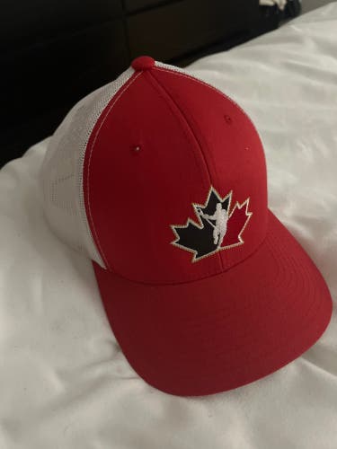 Canada Red/White Mesh SnapBack Hat Used One-Size Fits-All