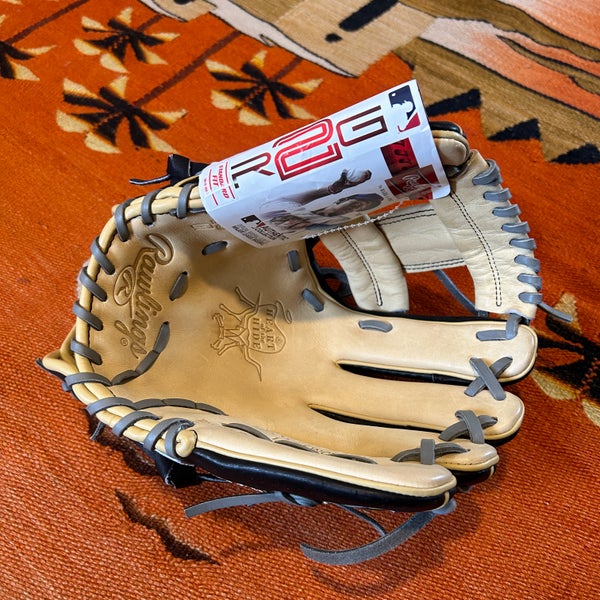 Rawlings Heart of the Hide R2G 11.5 Baseball Glove: PROR204-8BWSS