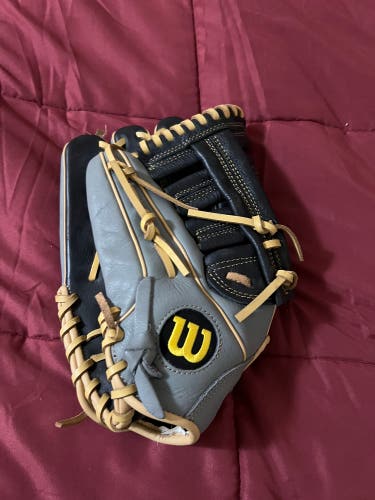New 2022 Outfield 12.5" A500 Baseball Glove