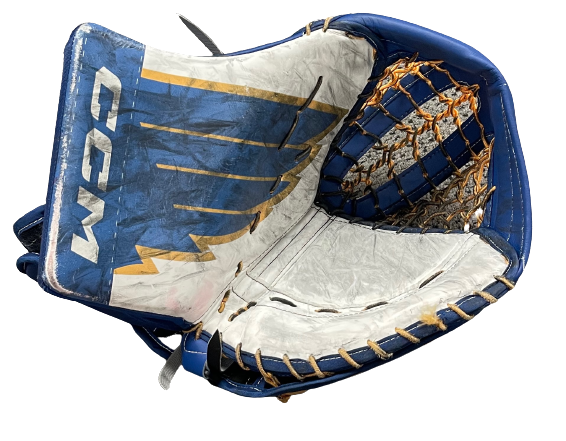 CCM EXTREME FLEX 6 GOALIE GLOVE CUSTOM PRO STOCK USED ZHERENKO (10155)