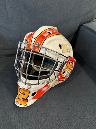 Senior Used Bauer 930 Goalie Mask S/M