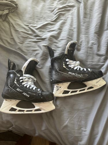 Used Bauer Pro Stock Size 9.5 Hockey Skates