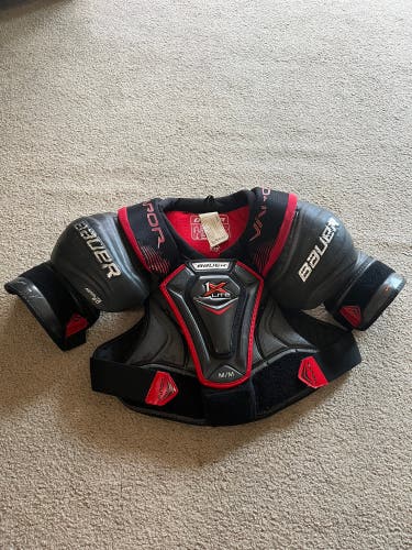 Used Medium Bauer Vapor 1X Lite Shoulder Pads