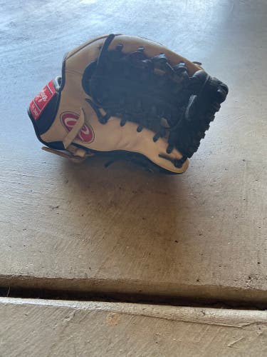 Outfield 11.5" Baseball Glove