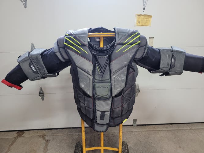 Used XL Bauer Hyperlite Goalie Chest Protector