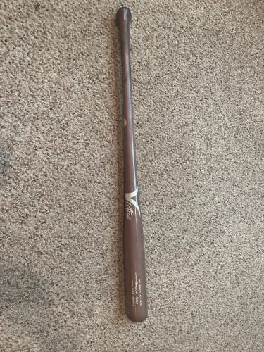 Victus Axe Handle Brock Holt 33.5 31 Victus MB50