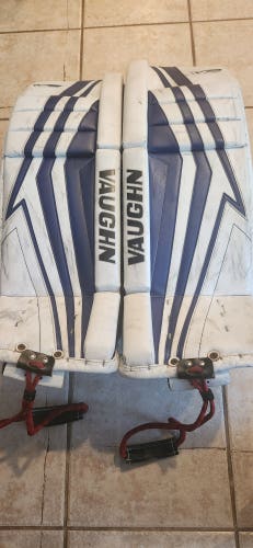 Used 31" Vaughn Velocity V9 Goalie Leg Pads