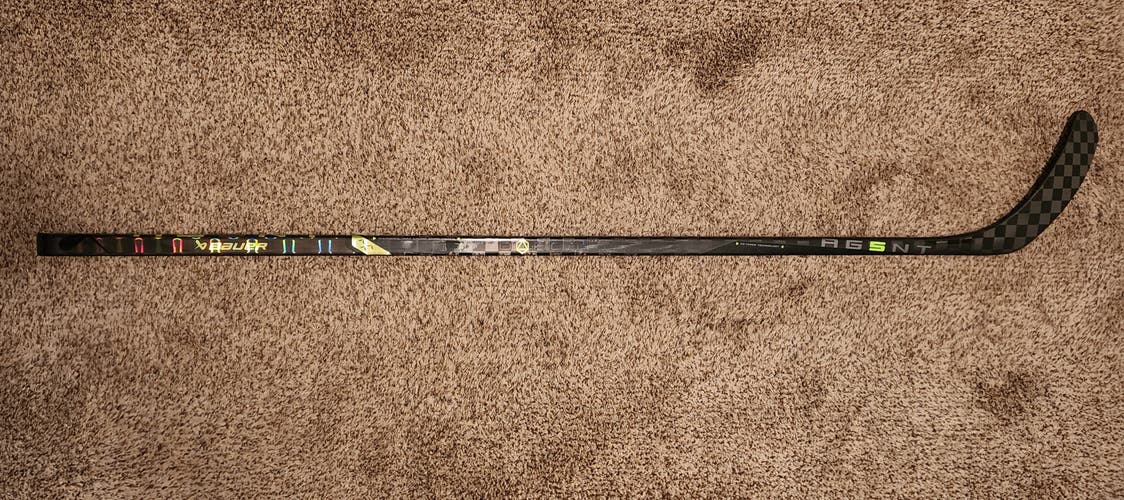 New Bauer Ag5nt Hockey Stick-RH-77 Flex-P92-Grip