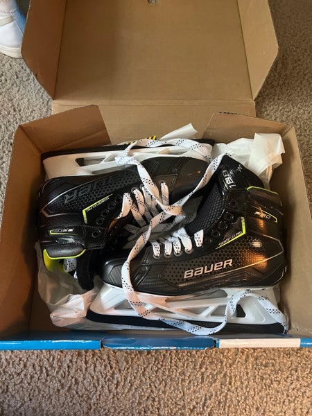 New Bauer Regular Width Size 11 Pro Hockey Goalie Skates