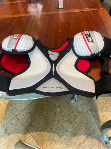 Youth Used Small Bauer Supreme 170 Shoulder Pads