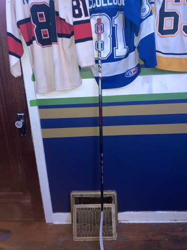 Senior Right Handed P29 JetSpeed FT6 Pro Hockey Stick