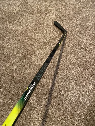 Intermediate Left Hand W03 Alpha DX Hockey Stick