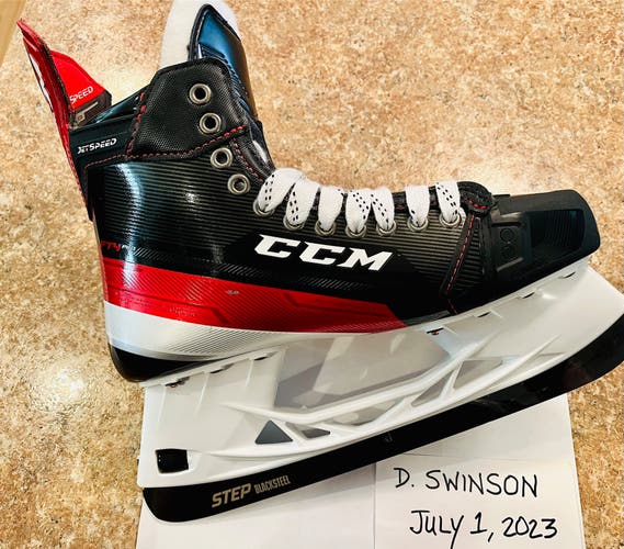 CCM JetSpeed FT4 Pro TOTAL CUSTOM hockey skates