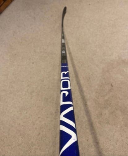 Senior Left Hand P28M Pro Stock Vapor Hyperlite Hockey Stick