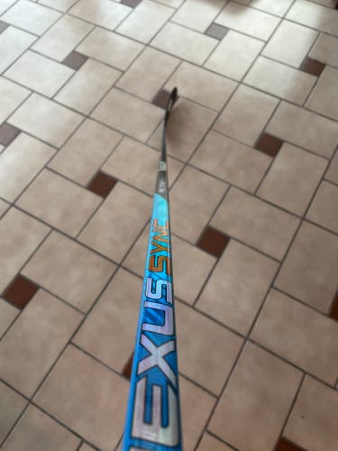 Senior Left Hand P92  Nexus Sync Hockey Stick