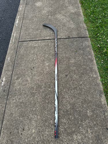 Senior Right Handed P92 Pro Stock Vapor Hyperlite Hockey Stick