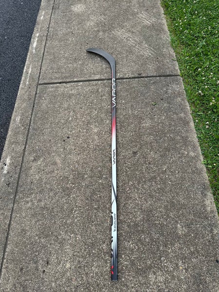 Senior Right Handed P92 Pro Stock Vapor Hyperlite Hockey Stick