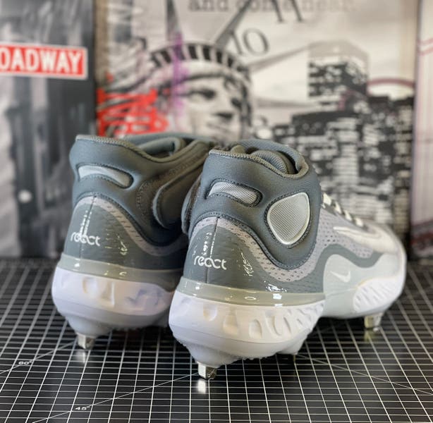 NEW Nike Alpha Huarache Elite 4 Mid Men display picture 1