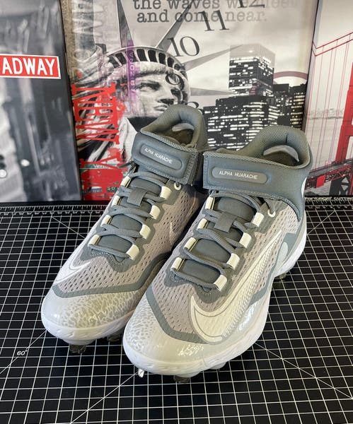 NEW Nike Alpha Huarache Elite 4 Mid Men display picture 2
