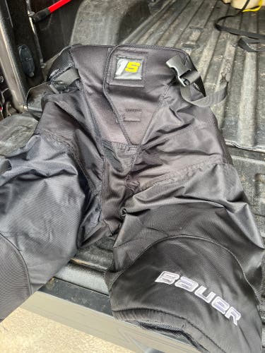 Senior Large Bauer  Supreme 1S Hockey Pants